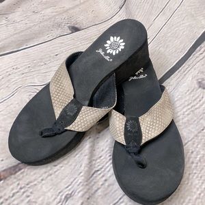 Yellow Box Ivory Black Snakeskin Print Wedge Flip Flop Sandals Size 8
